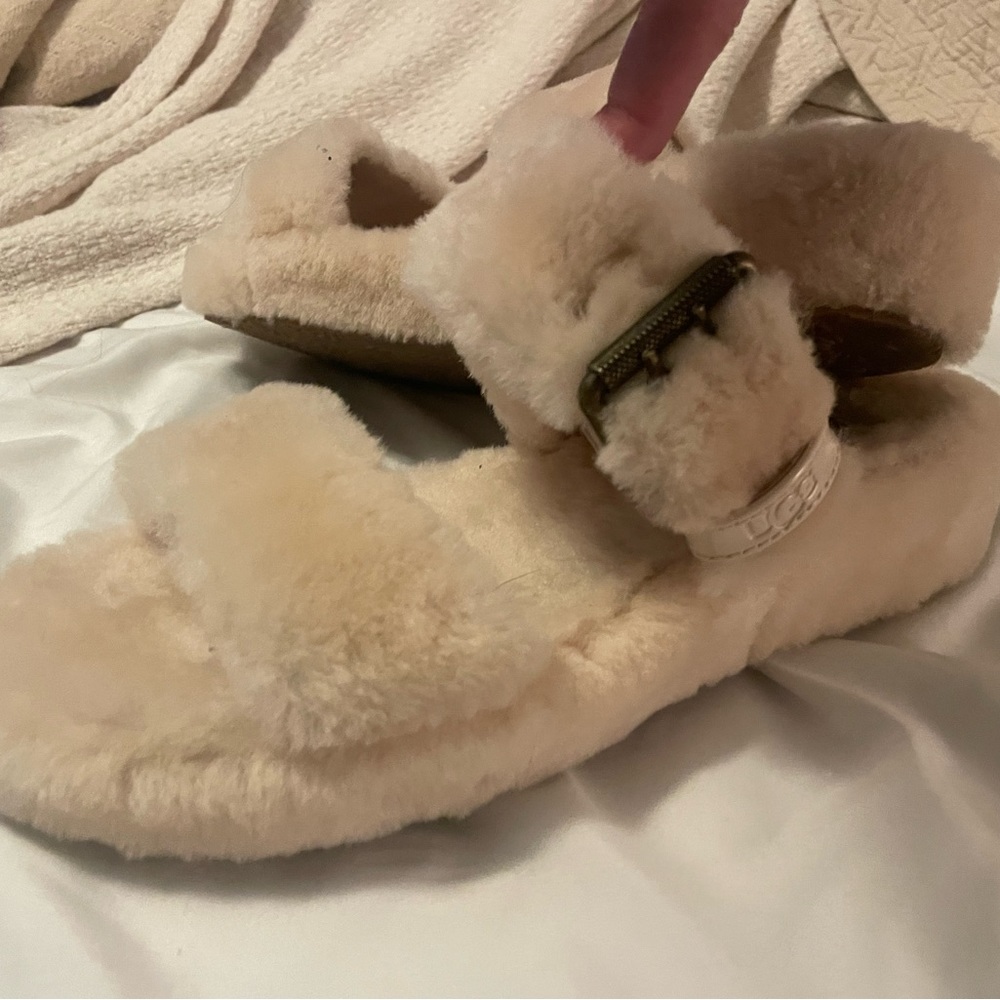 ❤️SOLD Size 10 UGG Fuzz yeah cream off-white slipper sandal buckle platform